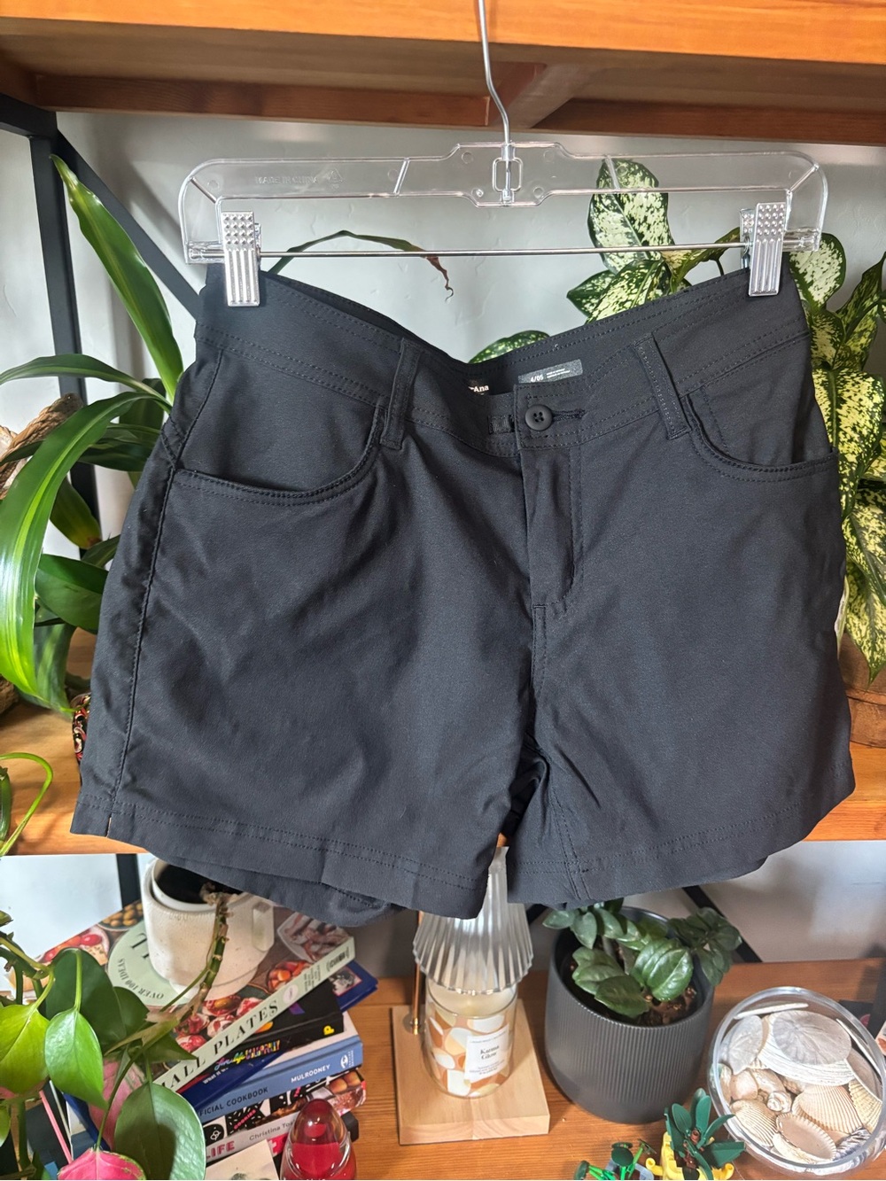 Prana Women's Black Egress Eco Shorts 5" | 4/05 - Picture 3 of 7